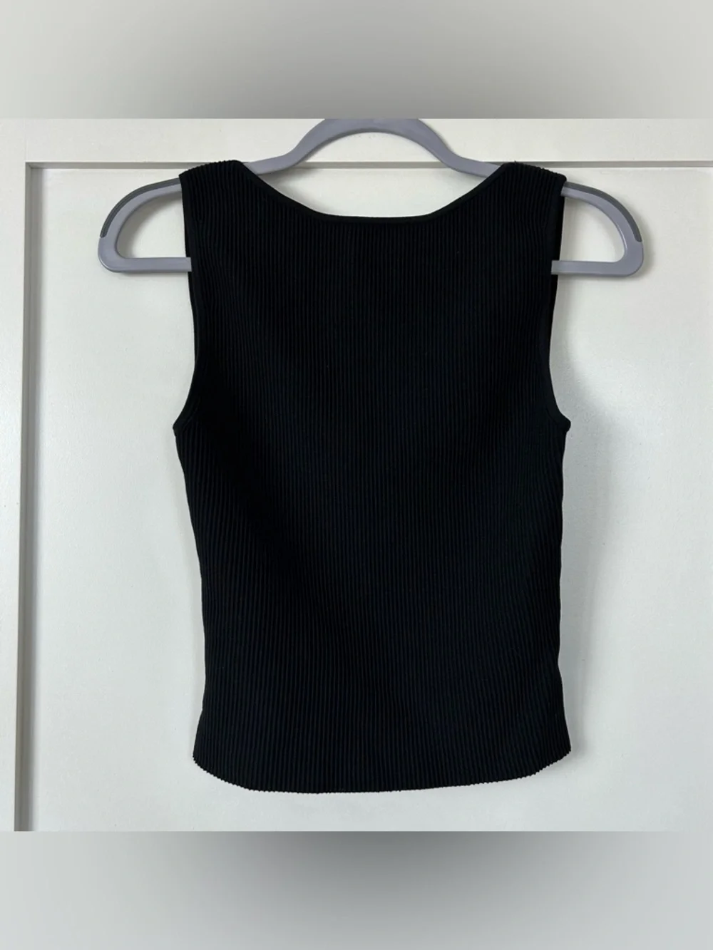 Aritzia Babaton Sculpt Knit Leading Top Black Size Medium - Picture 2 of 6